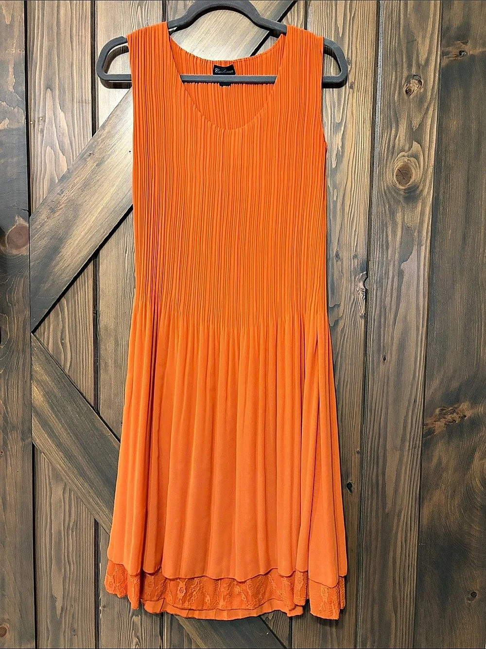 Fall Caeliann Pleated Midi Dress in Orange Size Medium